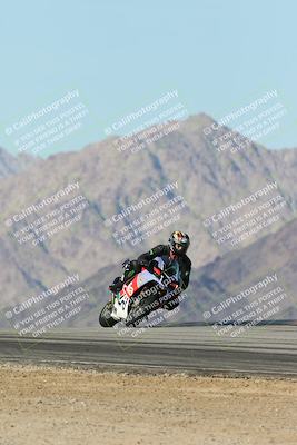 media/Dec-01-2025-Moto Forza (Mon) [[2daa91e15f]]/2-Intermediate Group/Session 4 Turn 9/